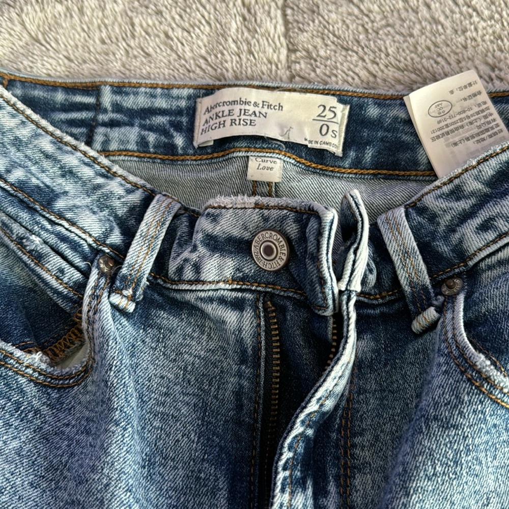 Abercrombie and Fitch ankle jene high-rise